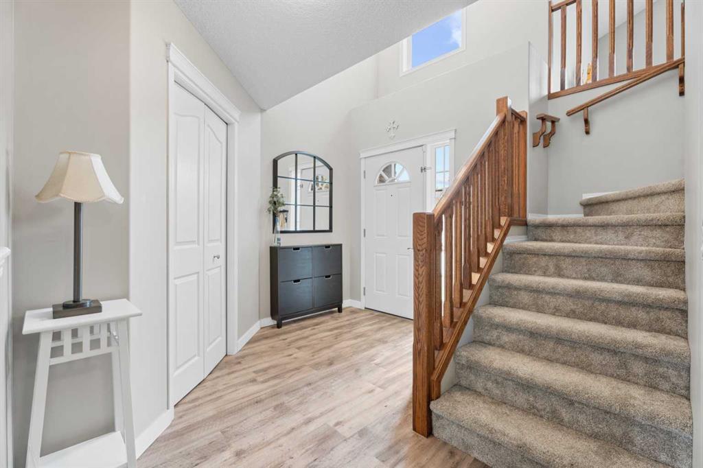 31 Brightondale Close SE, Calgary, AB, T2Z 4M6 photo 2