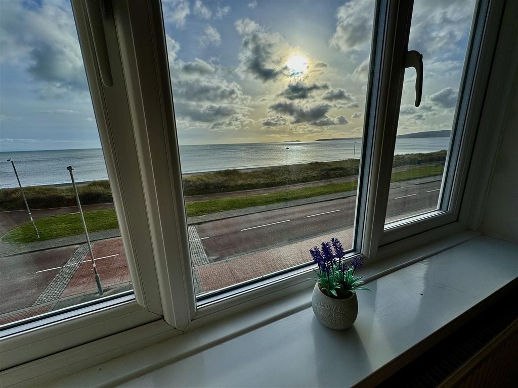 Additional image 21 of 4 bed town house for saleVictoria Parade, Pwllheli LL53