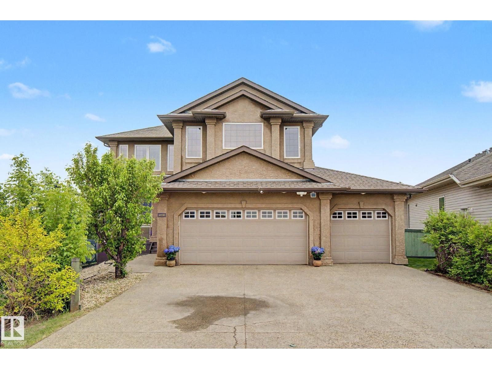 20703 90 Avenue NW, Edmonton, AB, T5T1T4