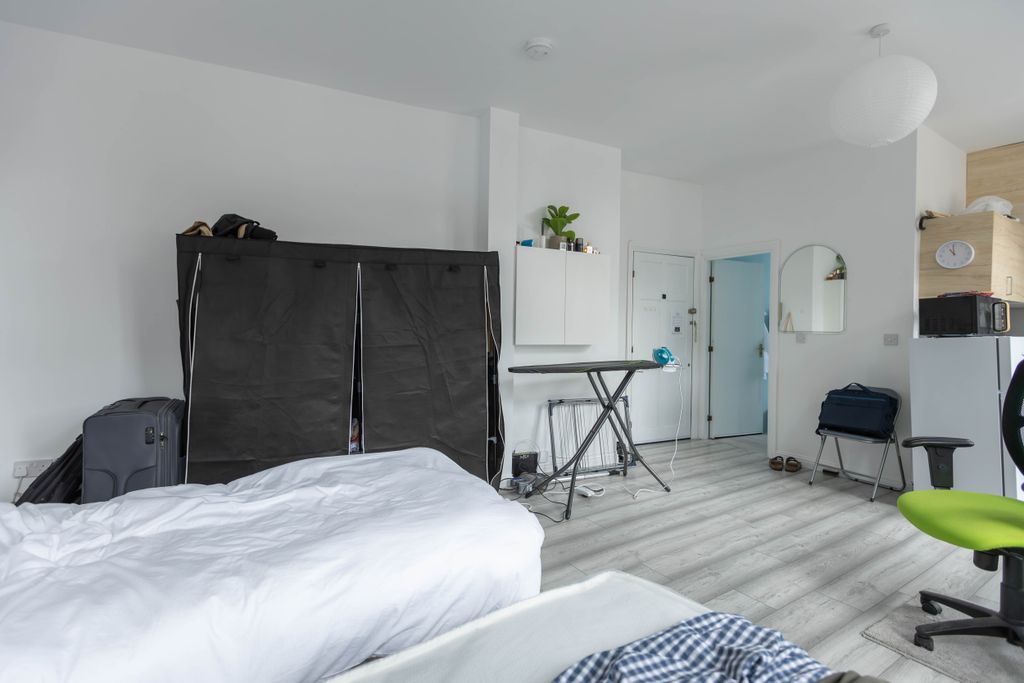 Additional image 4 of 1 bed flat for saleDunlop Street, Renfrew PA4