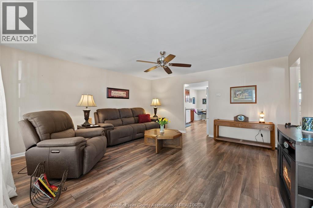 3560 Barrymore , Windsor, ON, N9C1V3 photo 5