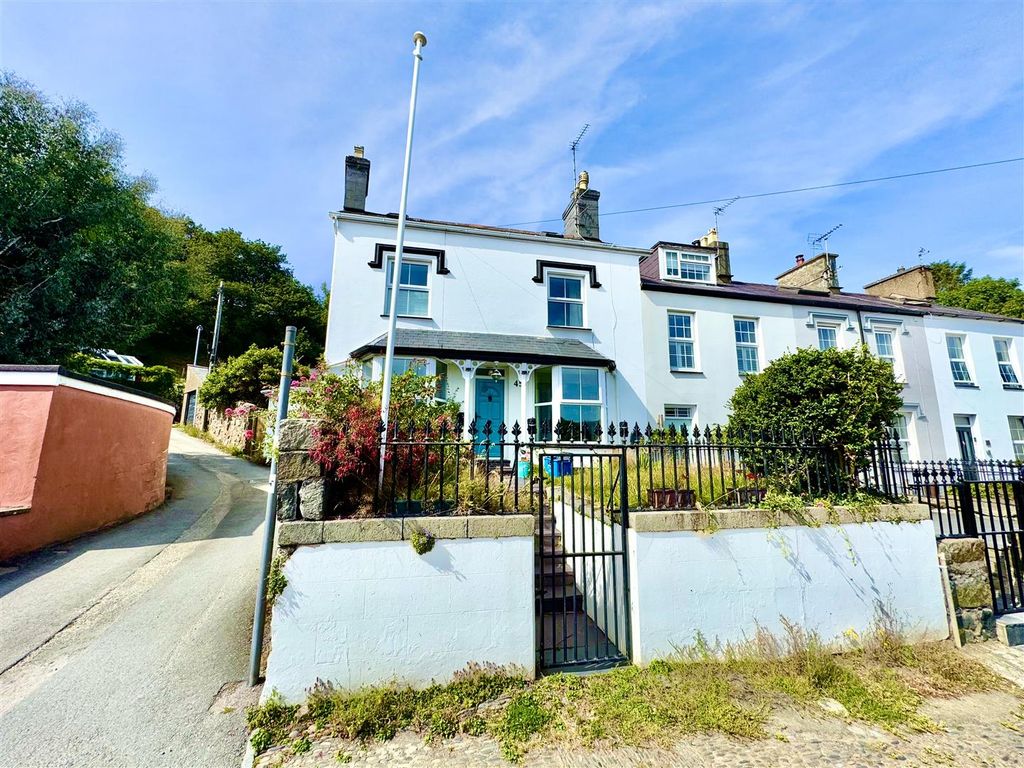 3 bed end terrace house for saleLleyn Street, Pwllheli LL53