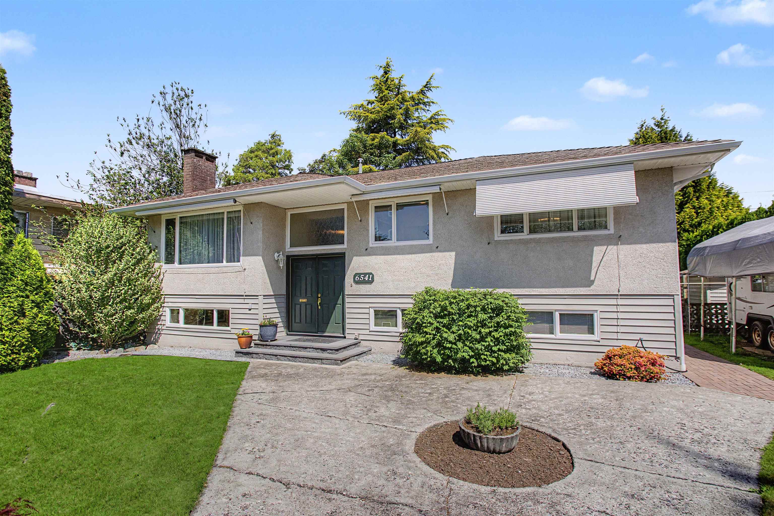 6541 Grant Street, Burnaby, BC, V5B 2K9 photo 2