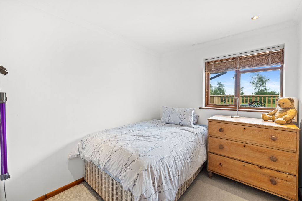 Additional image 29 of 5 bed detached house for saleRef: Gk - Lodge Lane, Redhill RH1