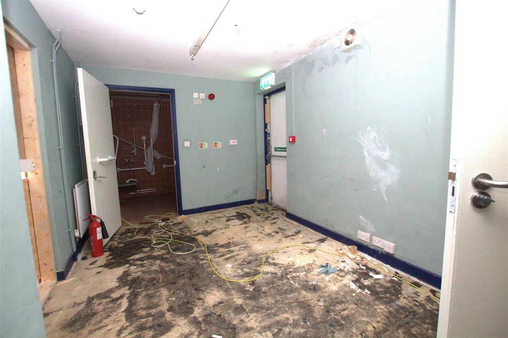 Additional image 4 of 6 bed terraced house for saleStation Road, Redcar TS10