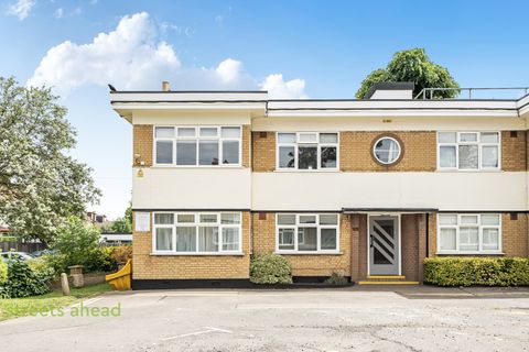 Lincoln Close, London SE25