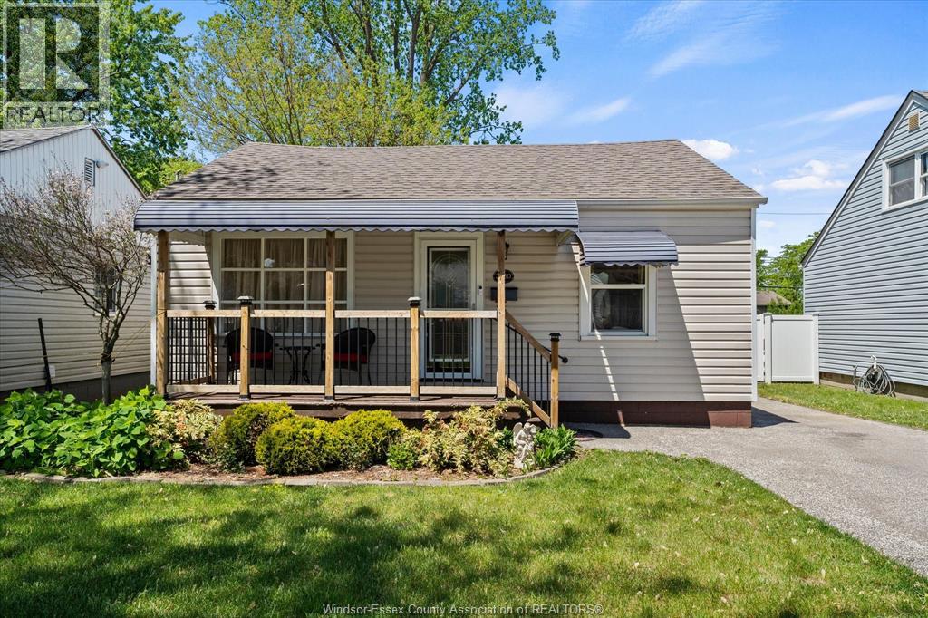 3560 Barrymore , Windsor, ON, N9C1V3