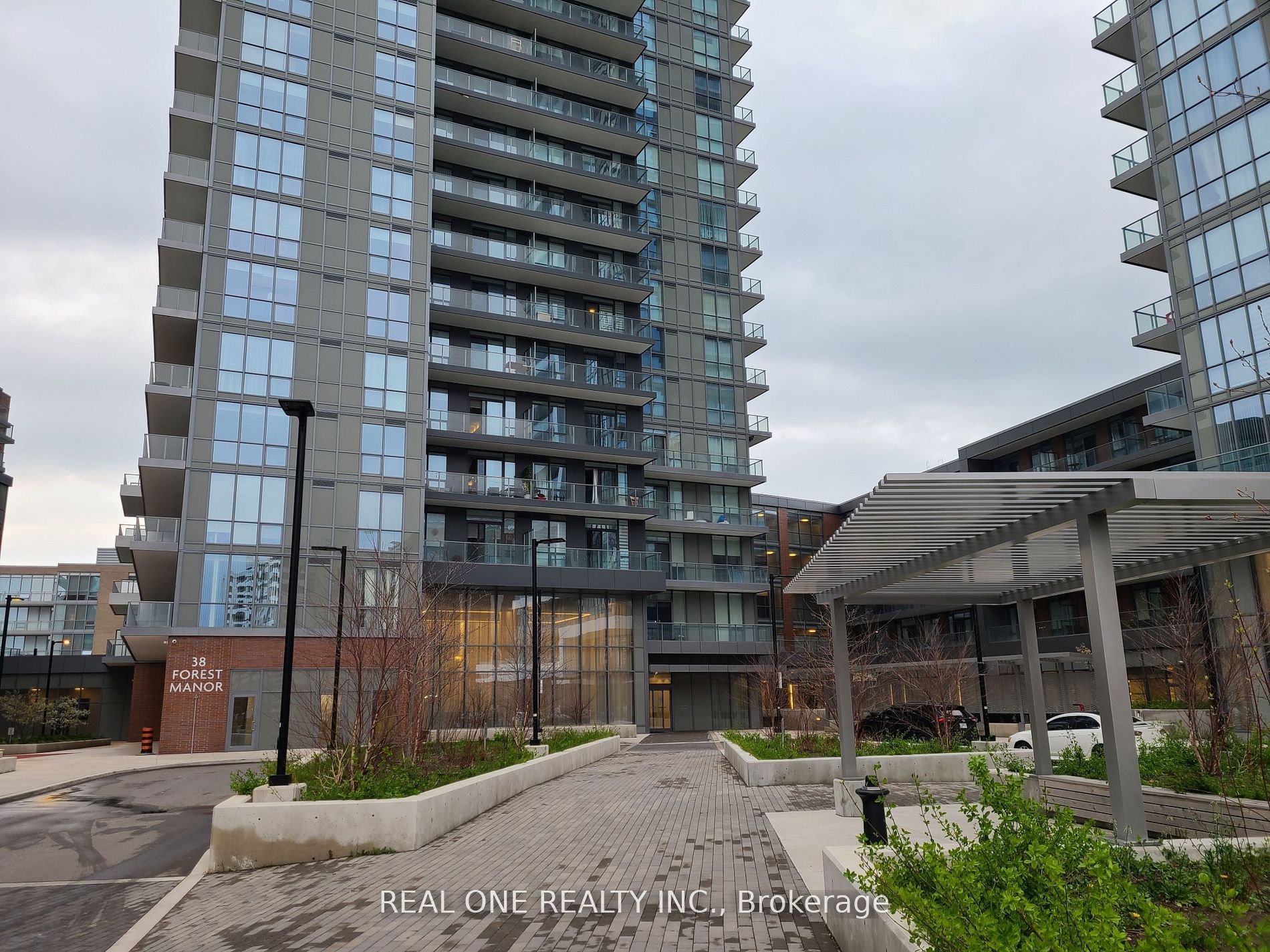 702-38 Forest Manor Road, Toronto, ON, M2J 0H4