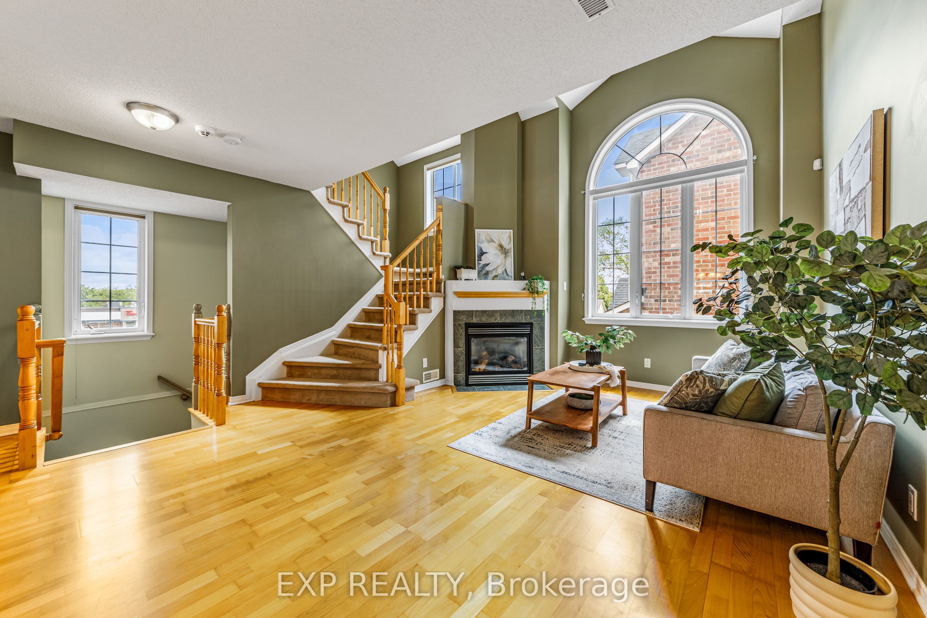 Additional image 4 of 102 Gatestone Private, Ottawa, ON, K1J 1K5