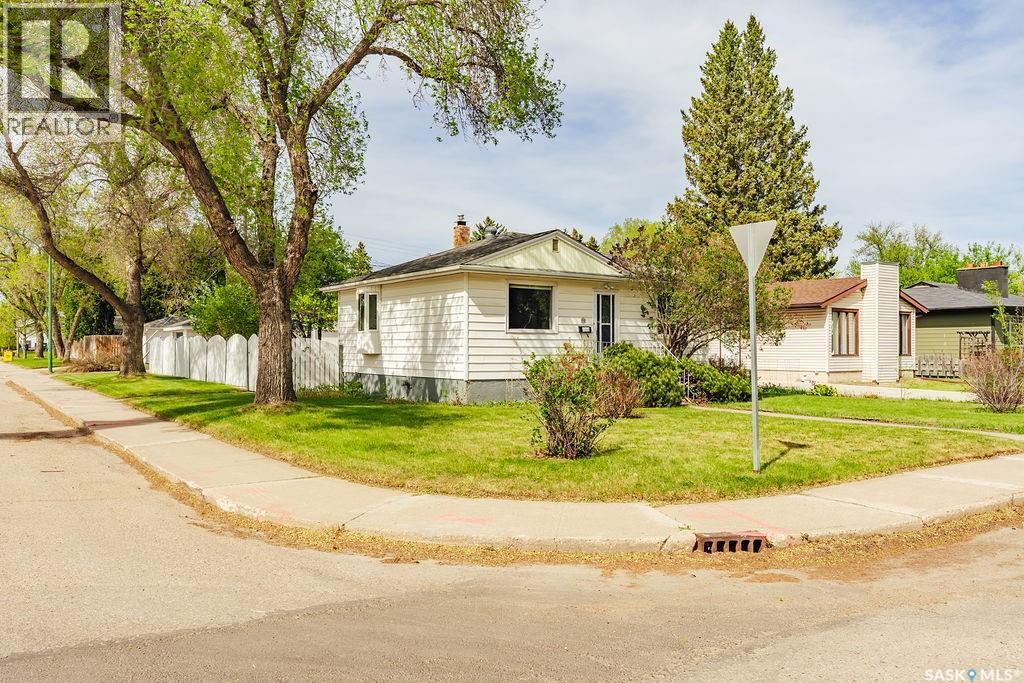 901 1st Street E, Saskatoon, SK, S7H1T2 photo 2