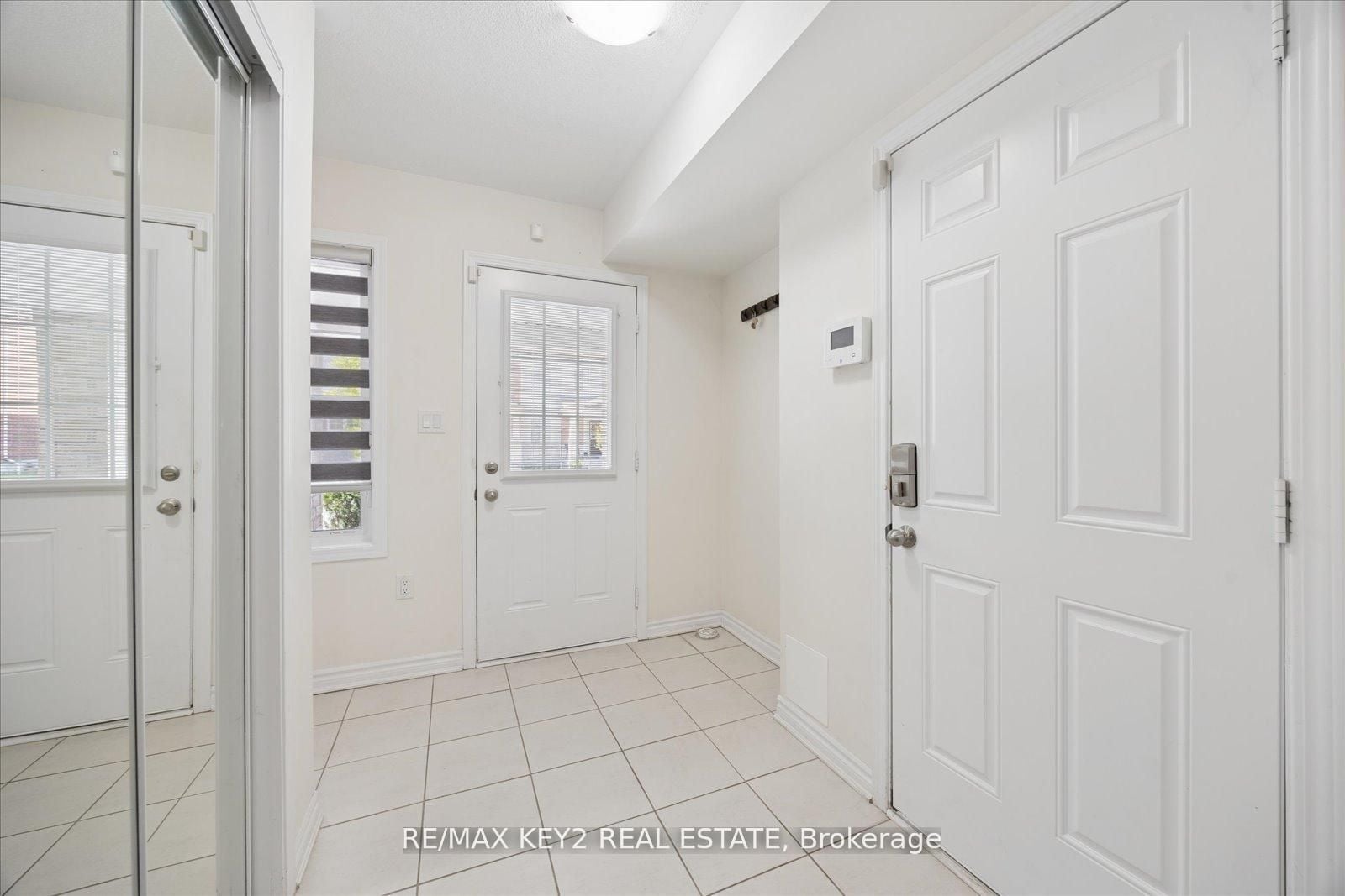2417 Fall Harvest Crescent, Pickering, ON, L1X 0G1 photo 4
