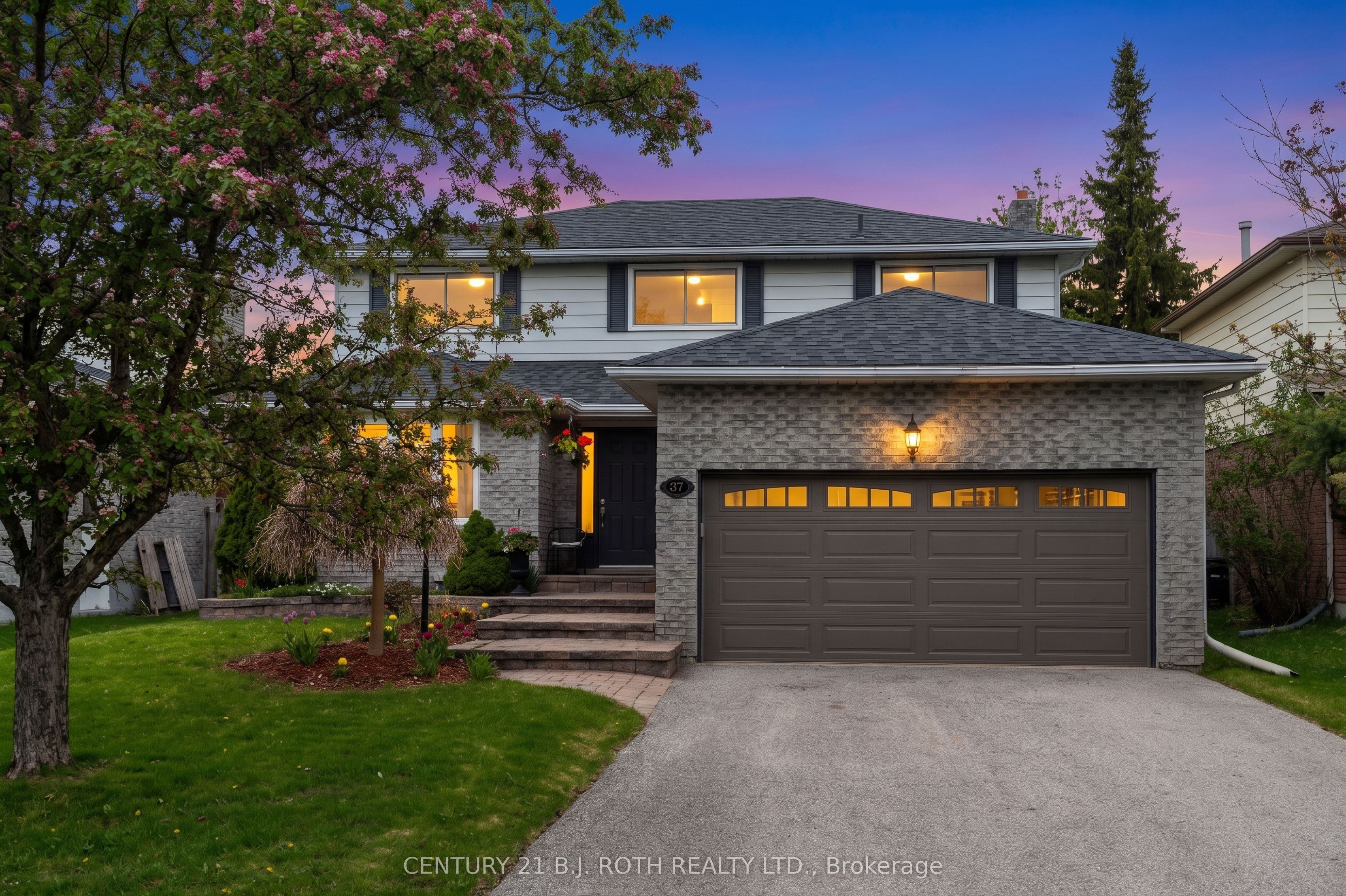 37 Laurentian Lane, Orillia, ON, L3V 7N8