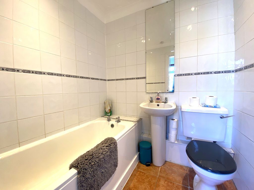 Additional image 11 of 9 bed detached house for saleDorset Gardens, Rochford SS4