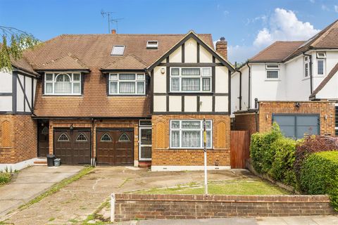 Rodney Gardens, Pinner HA5
