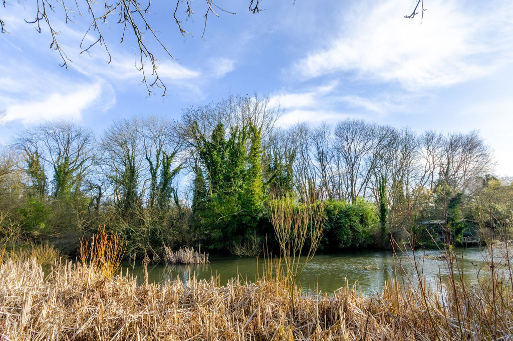 Additional image 19 of 2 bed flat for saleSalters Close, Rickmansworth WD3