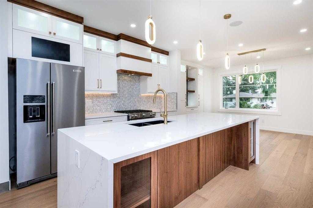 105 Hartford Road NW, Calgary, AB, t2k2a7