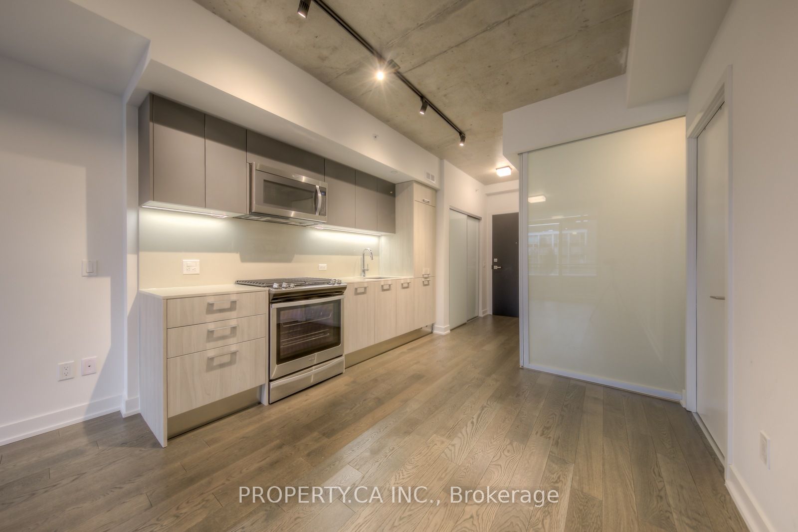 406-665 Kingston Road, Toronto, ON, M4E 1R6 photo 5