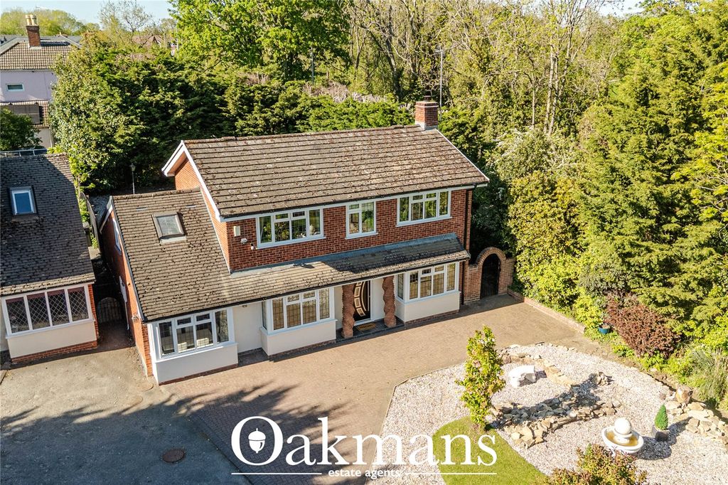 5 bed detached house for saleDagtail Lane, Redditch, Worcestershire B97