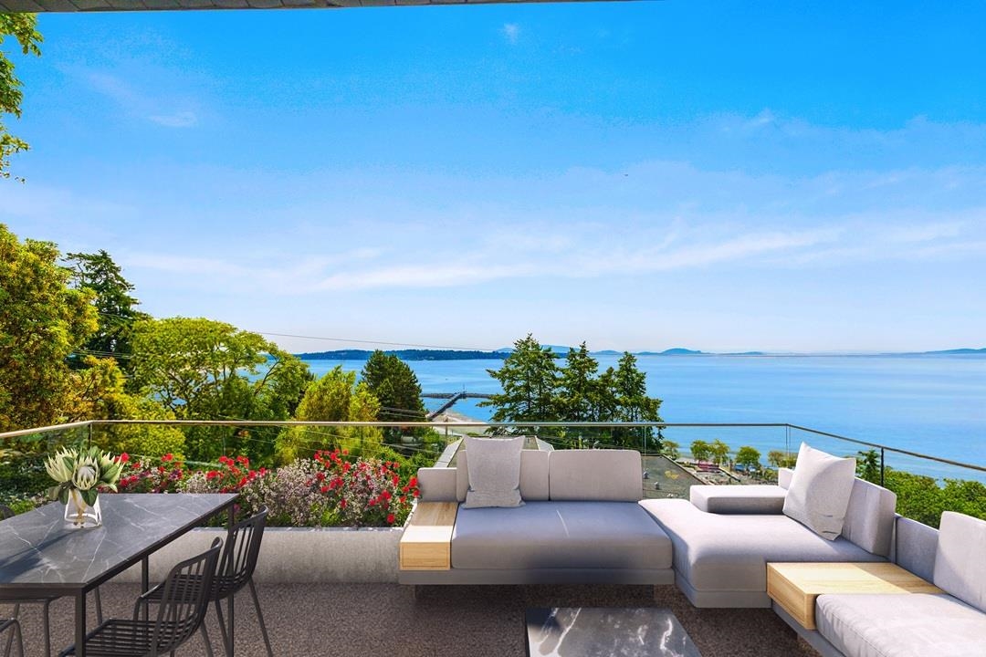14999 Blackwood Lane, White Rock, BC, V4B 2A8