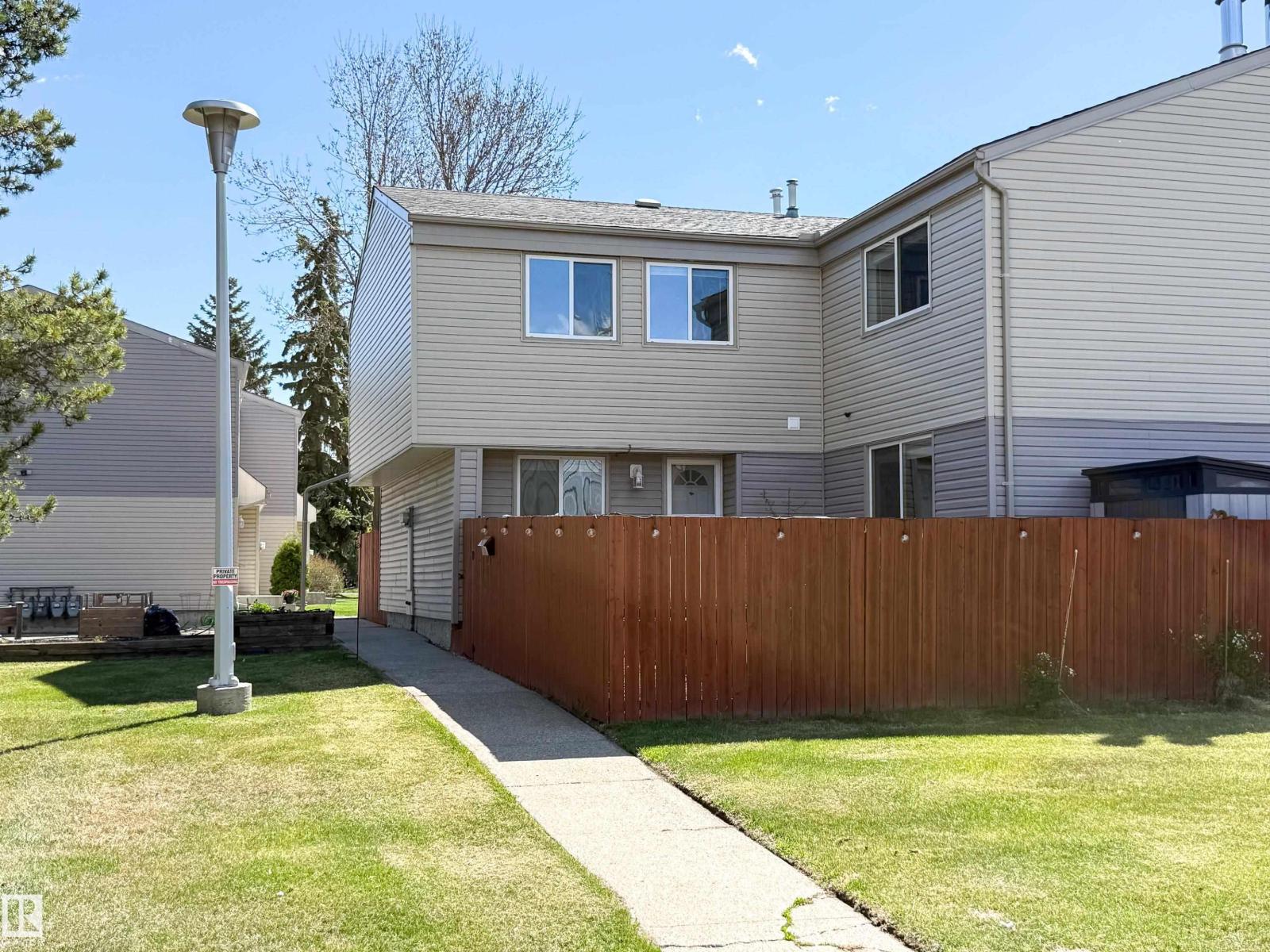 5642 148 Street NW, Edmonton, AB, T6H4T8