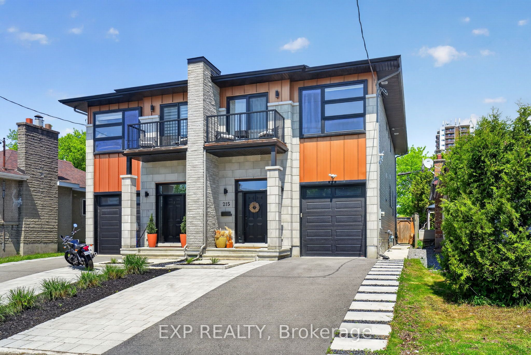 215 Columbus Avenue, Ottawa, ON, K1K 1P7