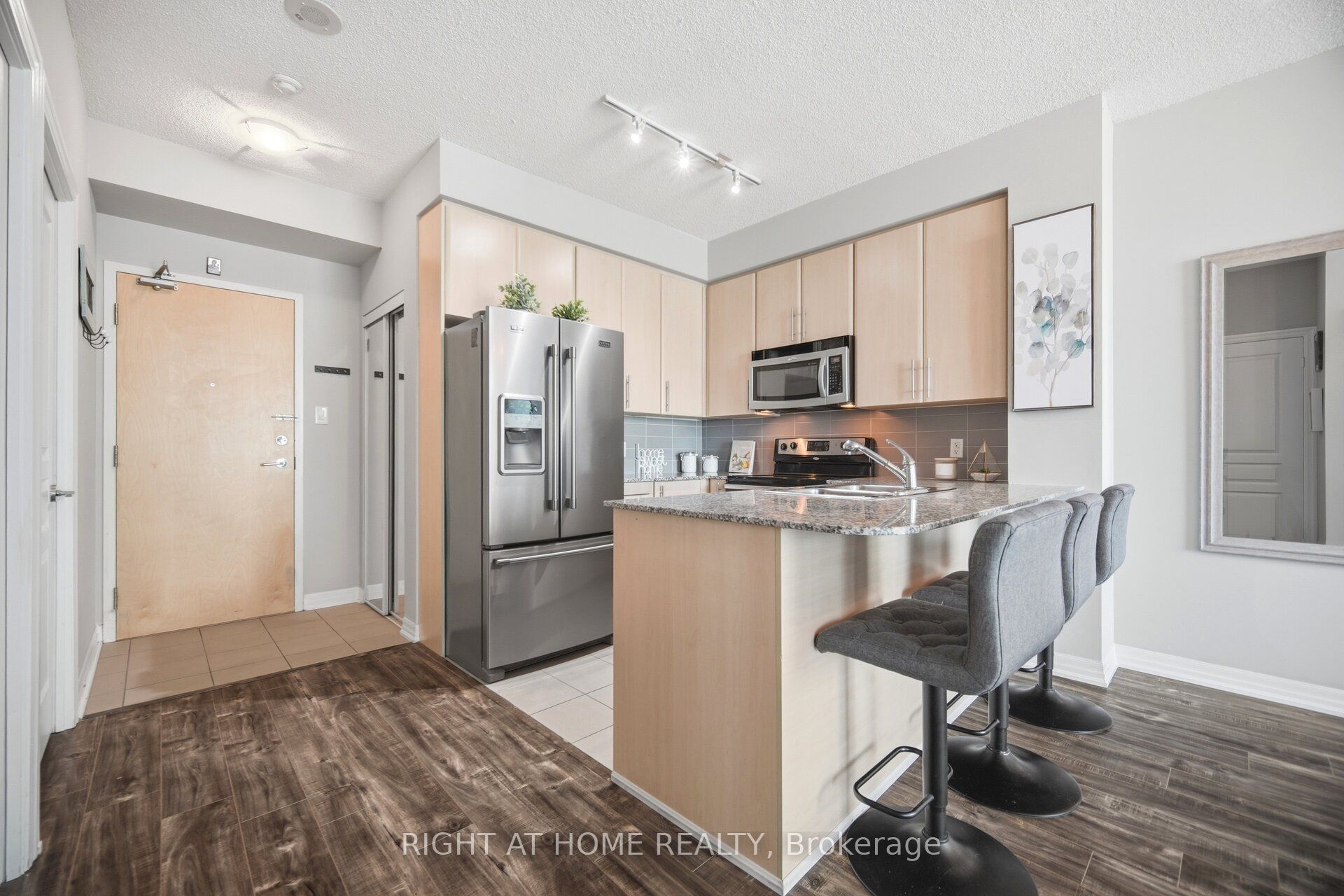 803-3515 Kariya Drive, Mississauga, ON, L5B 0C1 photo 2