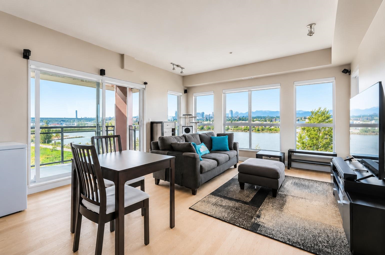 511-10033 River Drive, Richmond, BC, V6X 0L1 photo 3