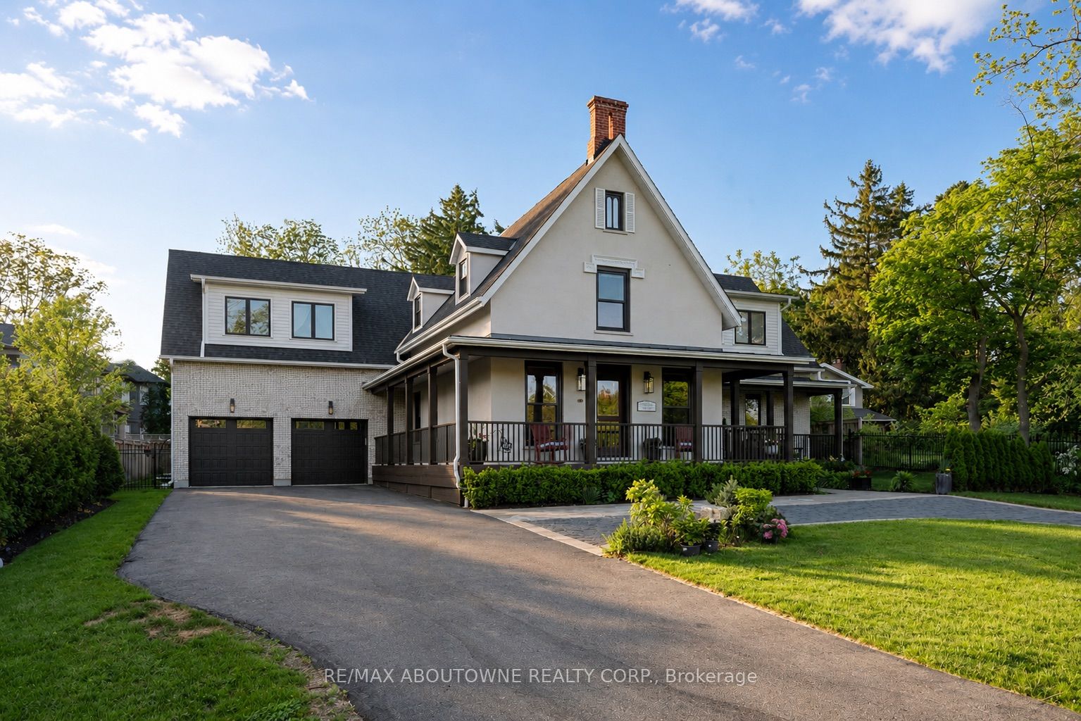 489 Lakeshore Road W, Oakville, ON, L6K 1G4