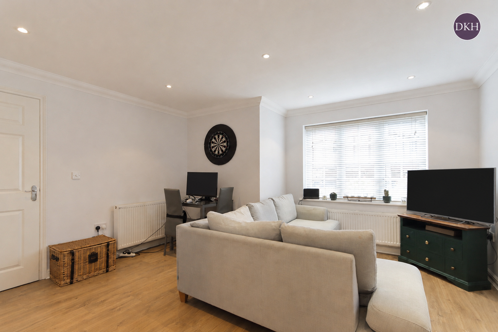 Additional image 4 of 2 bed flat for saleHigh Street, Rickmansworth, Hertfordshire WD3