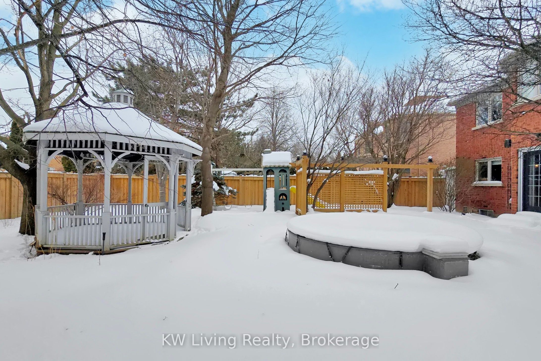 24 Highview Crescent, Richmond Hill, ON, L4B 2T7 photo 2