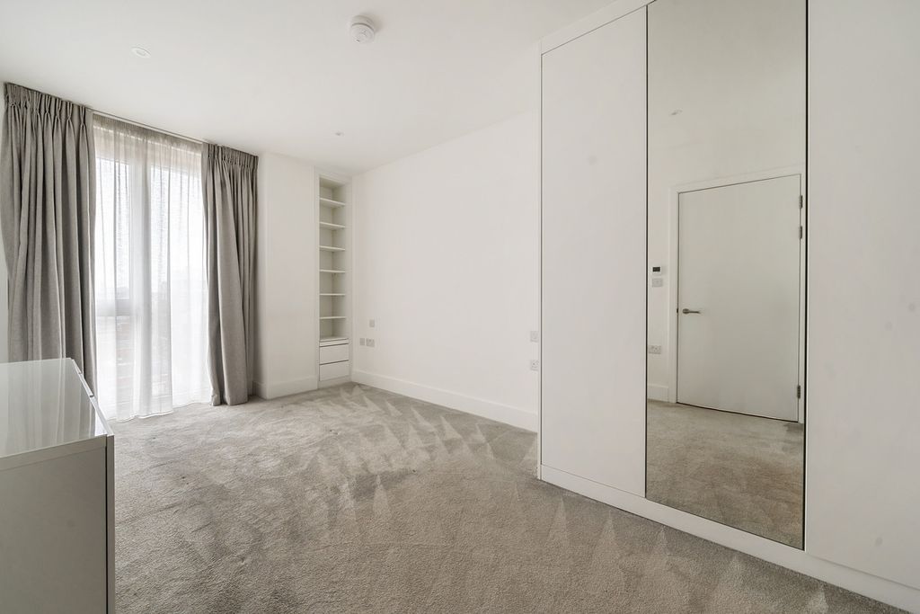 Additional image 10 of 2 bed flat for saleKings Road, Reading RG1