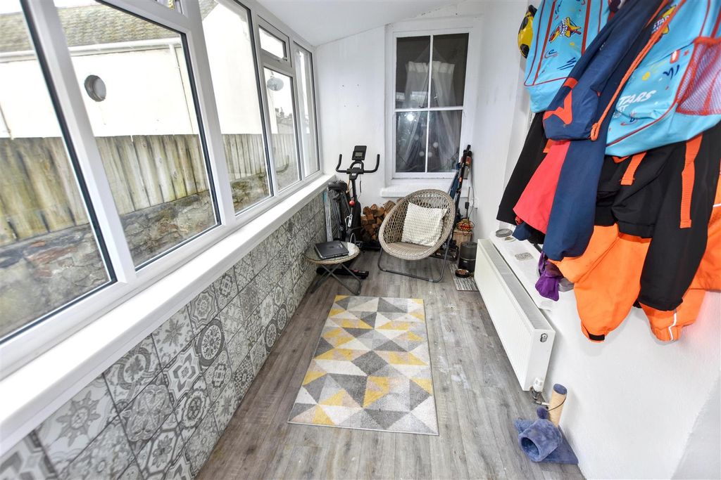 Additional image 10 of 4 bed semi-detached house for salePark Road, Redruth TR15