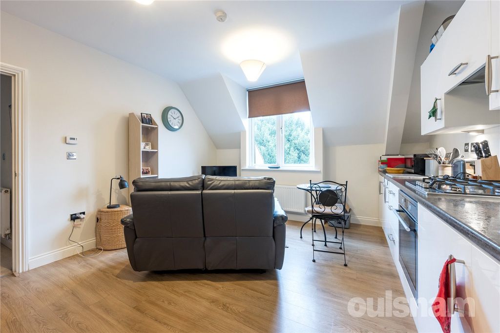 2 bed flat for saleBerrington Close, Ipsley, Redditch, Worcestershire B98 photo 3