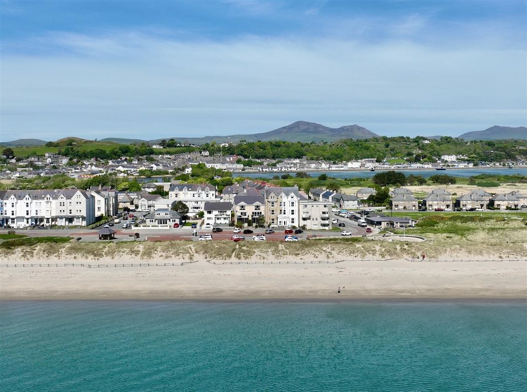Additional image 2 of 5 bed town house for saleVictoria Parade, Pwllheli LL53