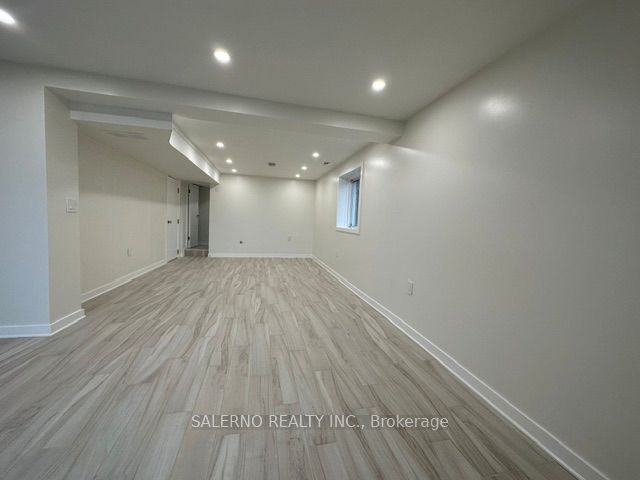 Lower-23 Redhill Avenue, Toronto, ON, M6E 2C2 photo 5