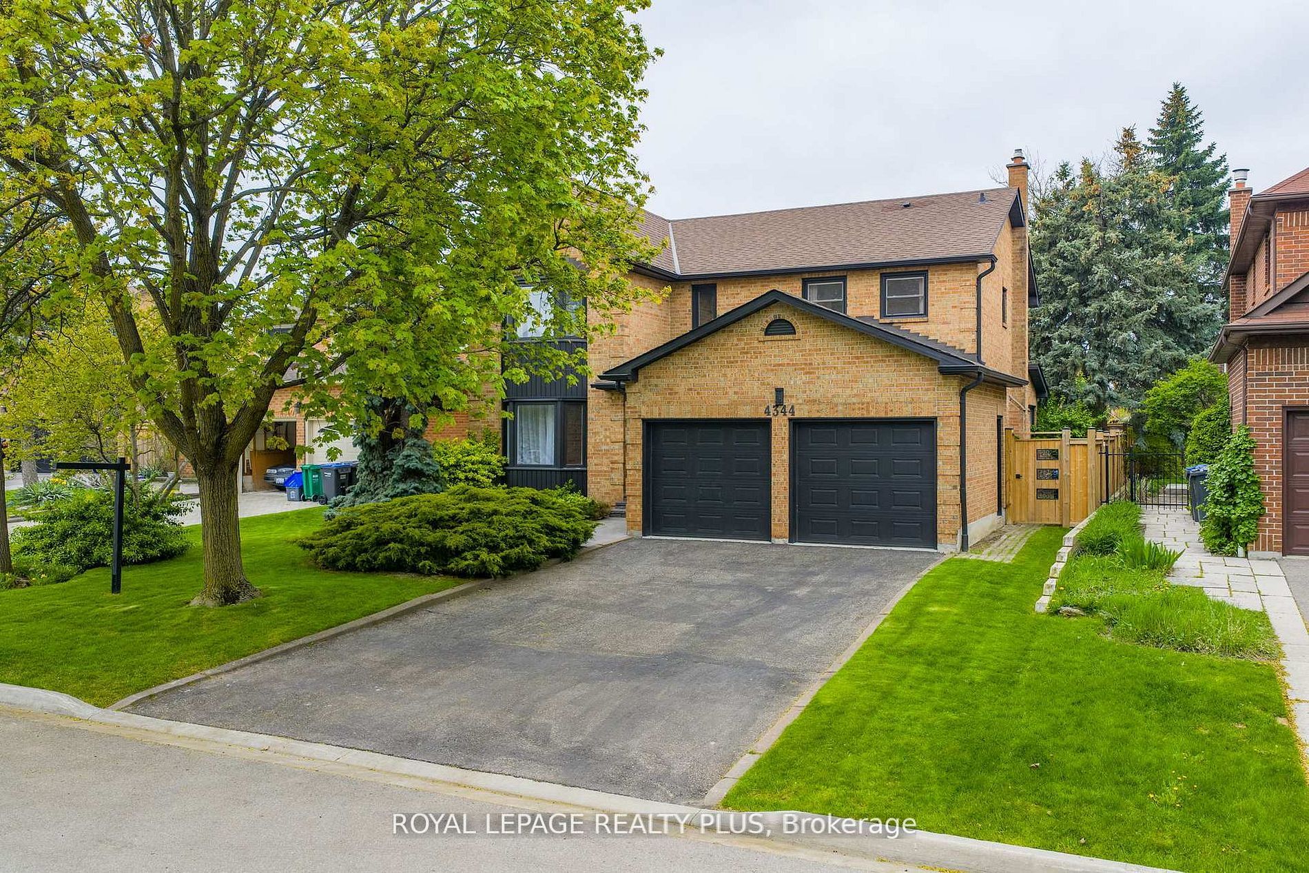 Additional image 3 of 4344 Dallas Court, Mississauga, ON, L4W 4G7