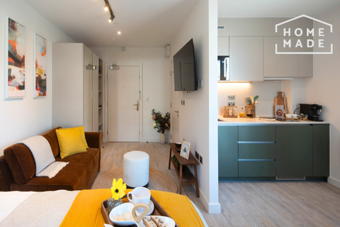 The Rex, Clarence St. KT1, Studio to rent