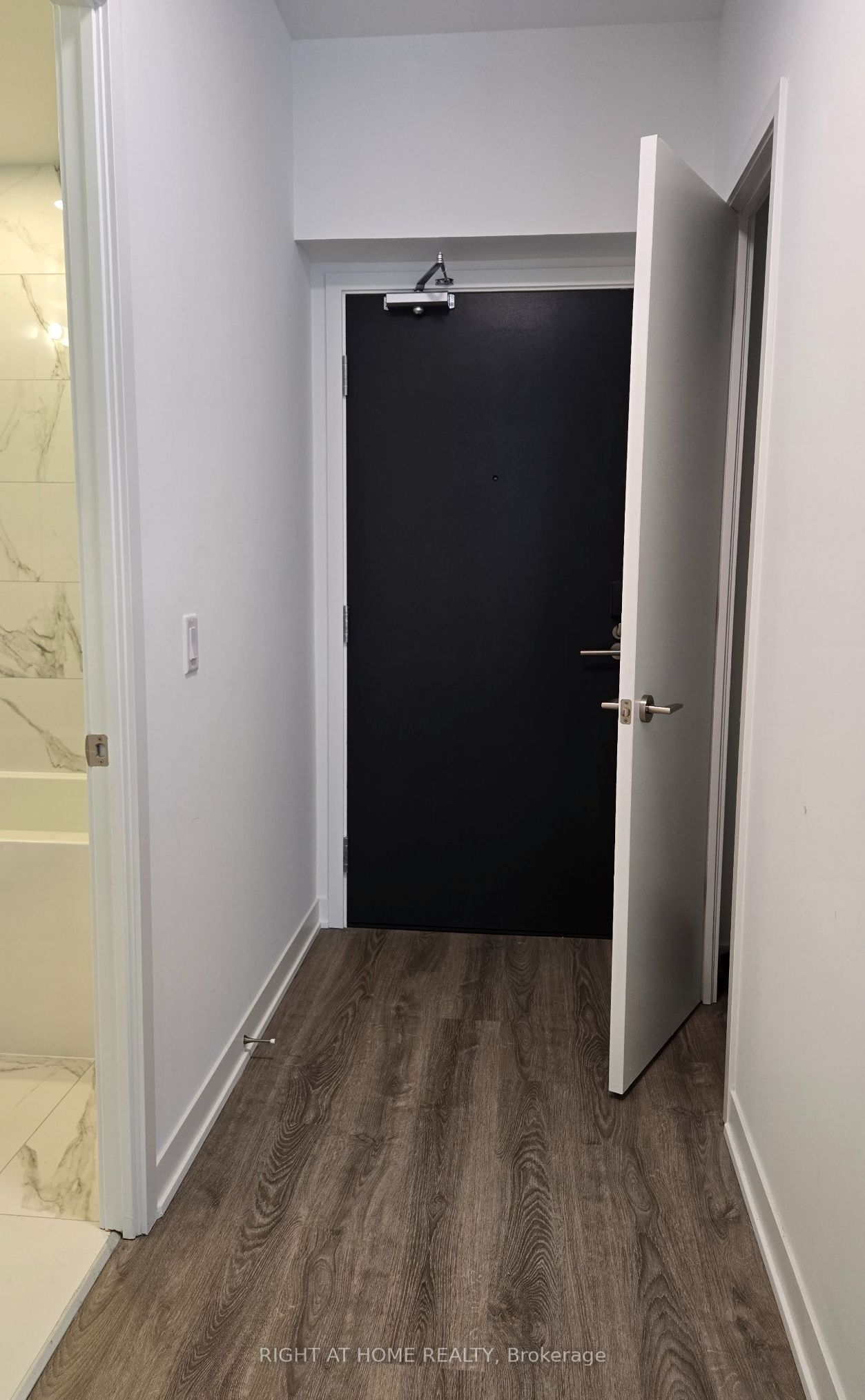 1011-180 Front Street E, Toronto, ON, M5A 0A9 photo 5