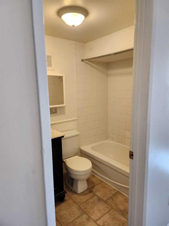 638 640 68 Avenue SW, Calgary, AB, T2V 0M9 photo 3