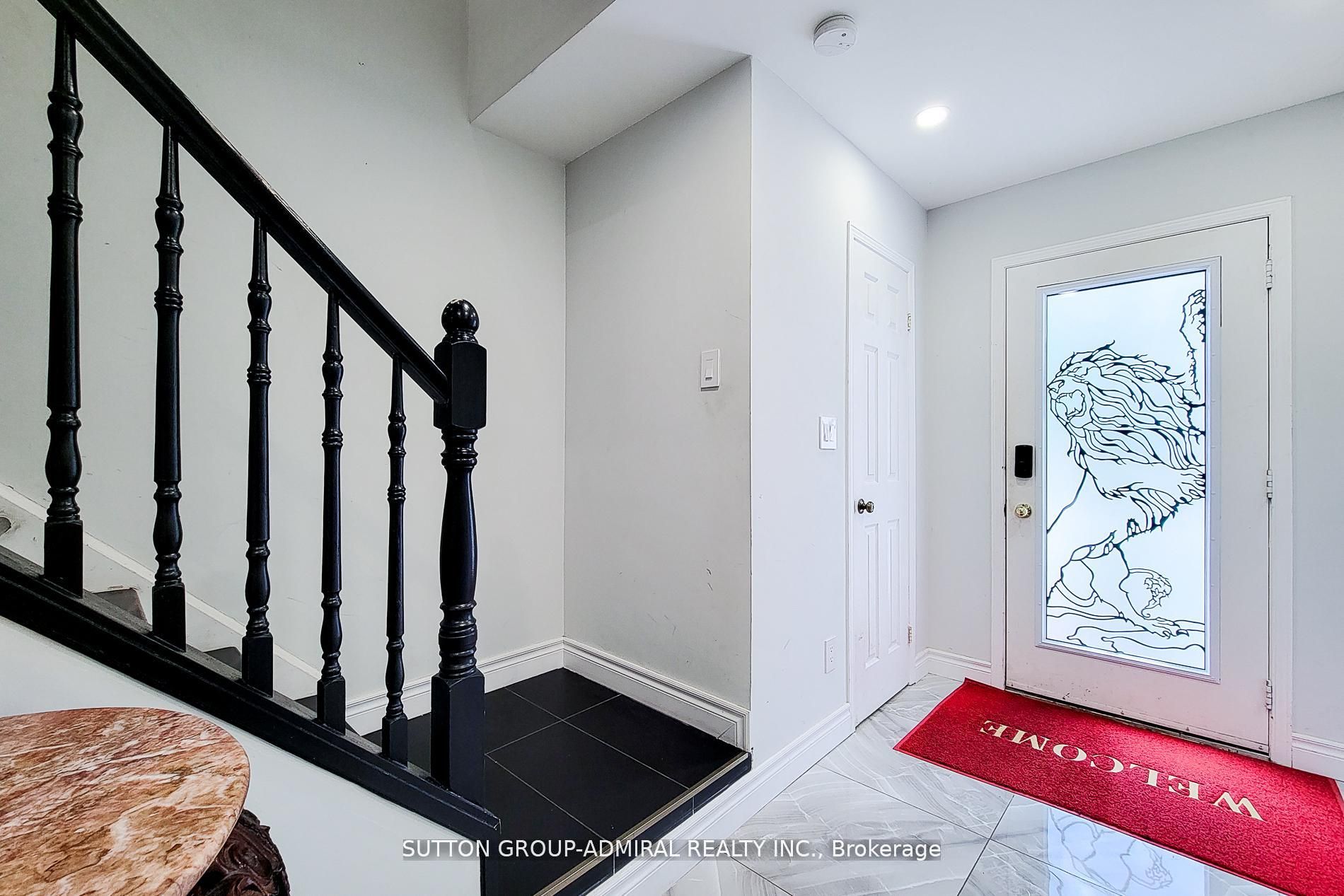 52-2 Royalwood Court, Hamilton, ON, L8E 4Z1 photo 4