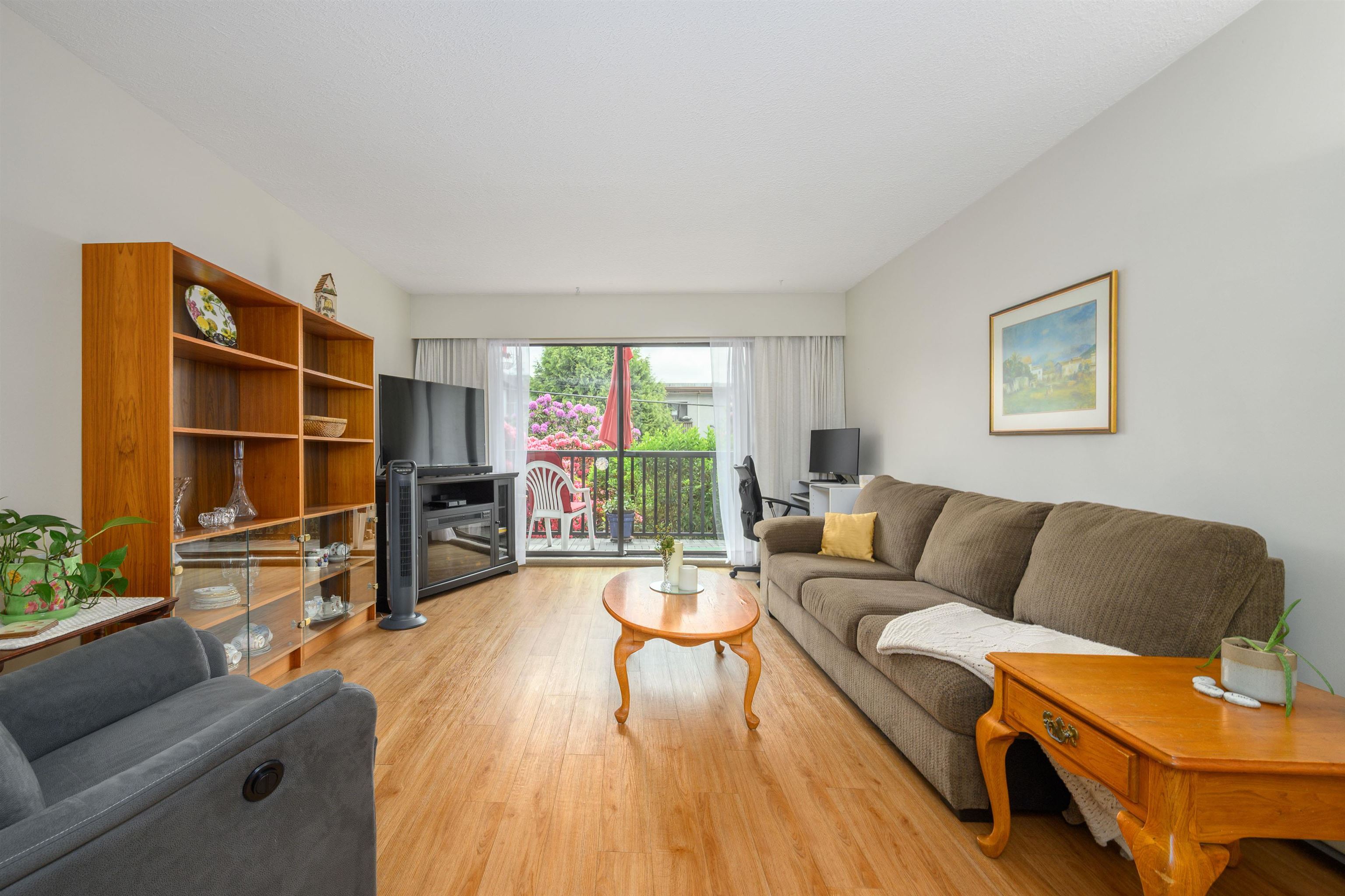 105-123 19th Street E, North Vancouver, BC, V7L 2Y9