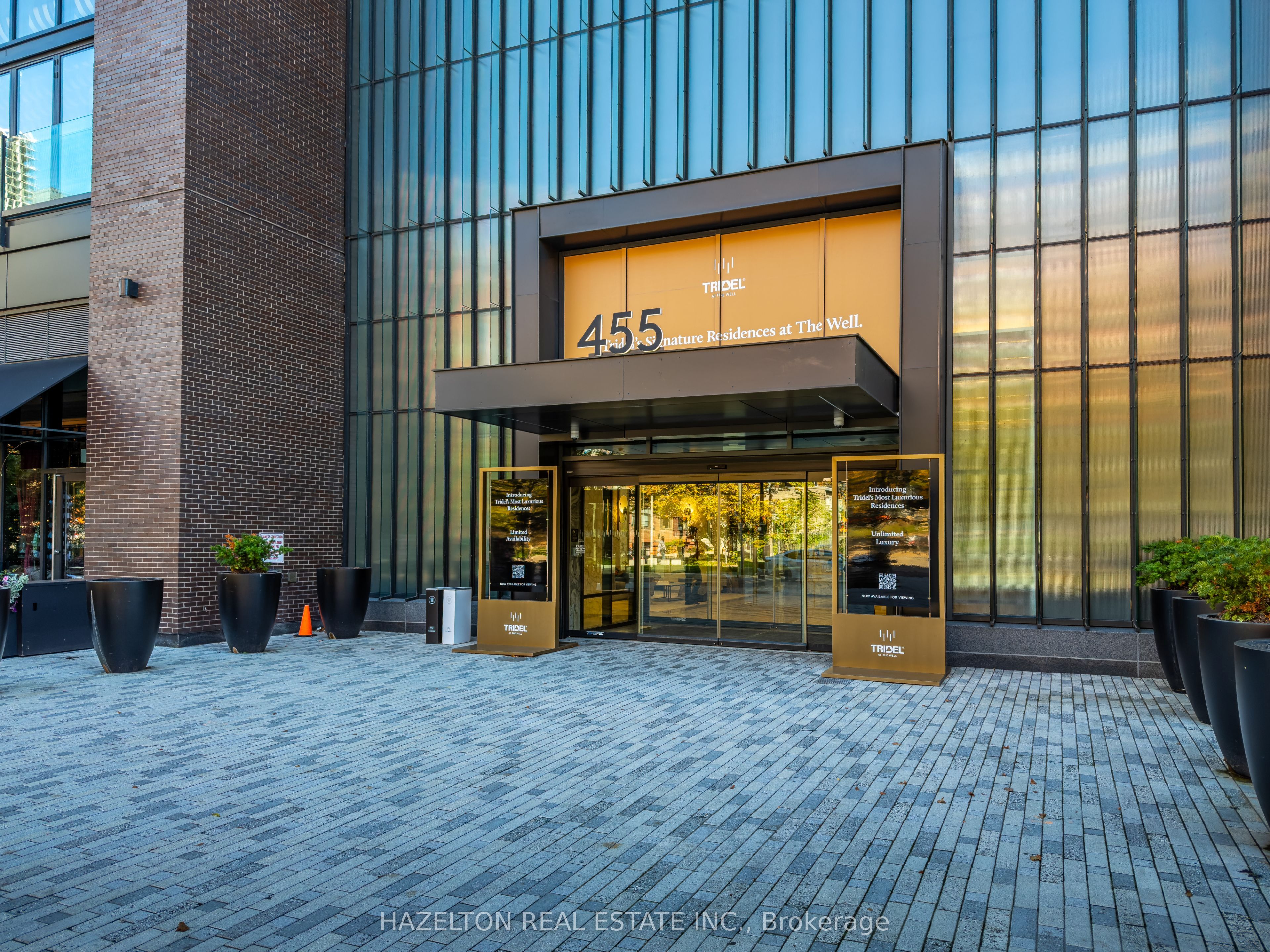301-455 Wellington Street W, Toronto, ON, M5V 0V8 photo 2