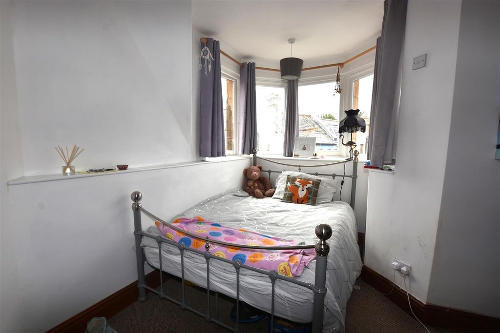 Additional image 6 of 4 bed flat for saleFore Street, Redruth TR15