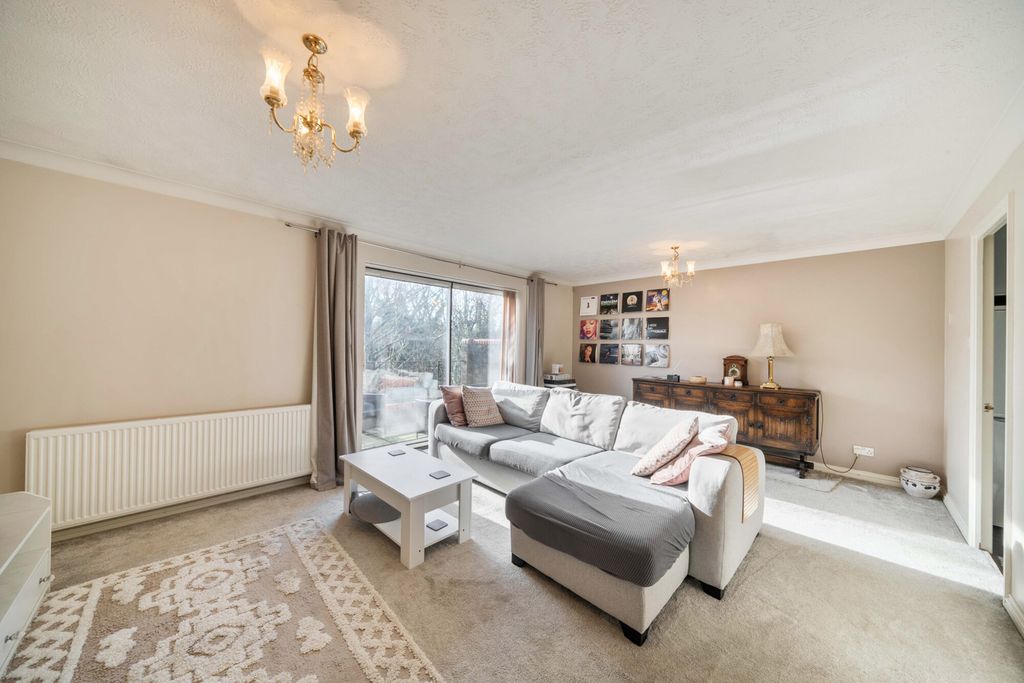 Additional image 9 of 2 bed flat for saleSalters Close, Rickmansworth, Hertfordshire WD3
