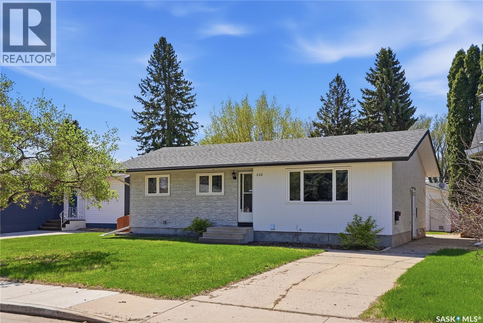 532 East Place, Saskatoon, SK, S7J2Y8