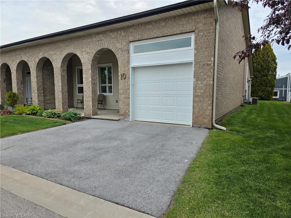 10 Archdeacon Clark Trail, Hamilton, ON, L9B 2M2