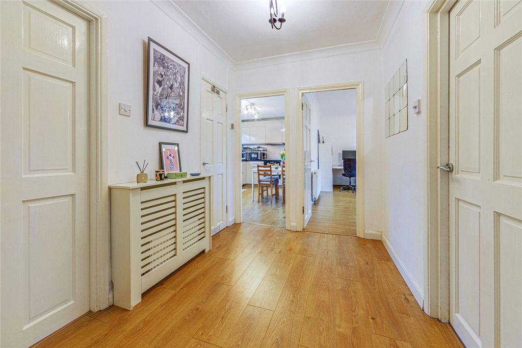 Additional image 7 of 2 bed flat for saleBrook Court, Watling Street, Radlett, Hertfordshire WD7
