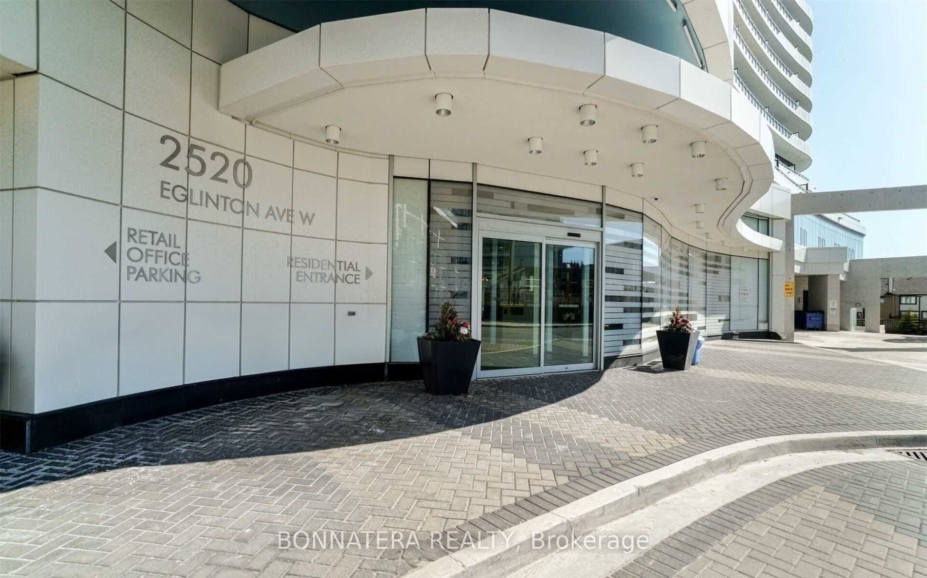 1801-2520 Eglinton Avenue W, Mississauga, ON, L5M 0Y2 photo 2
