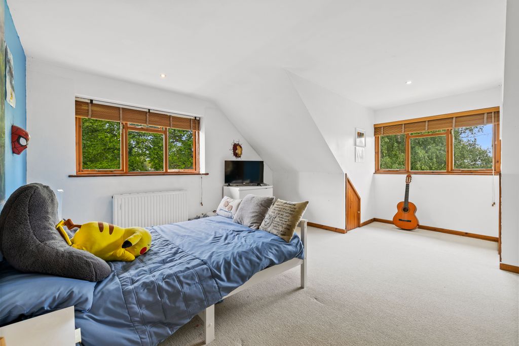 Additional image 26 of 5 bed detached house for saleRef: Gk - Lodge Lane, Redhill RH1