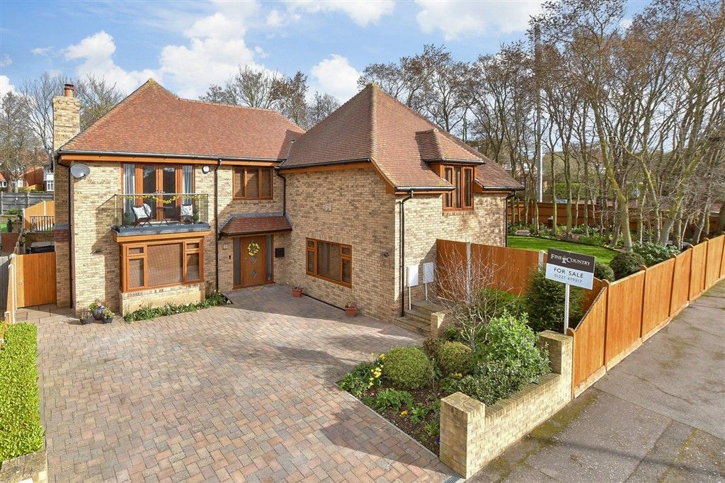 4 bed detached house for salePegwell Road, Ramsgate, Kent CT11 photo 3